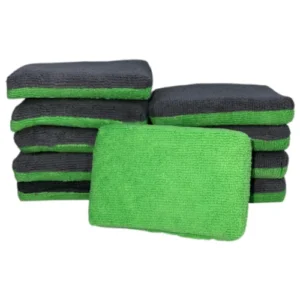 Paquete de 10 unidades del aplicador de microfibra cuadrado para detailing automotriz.